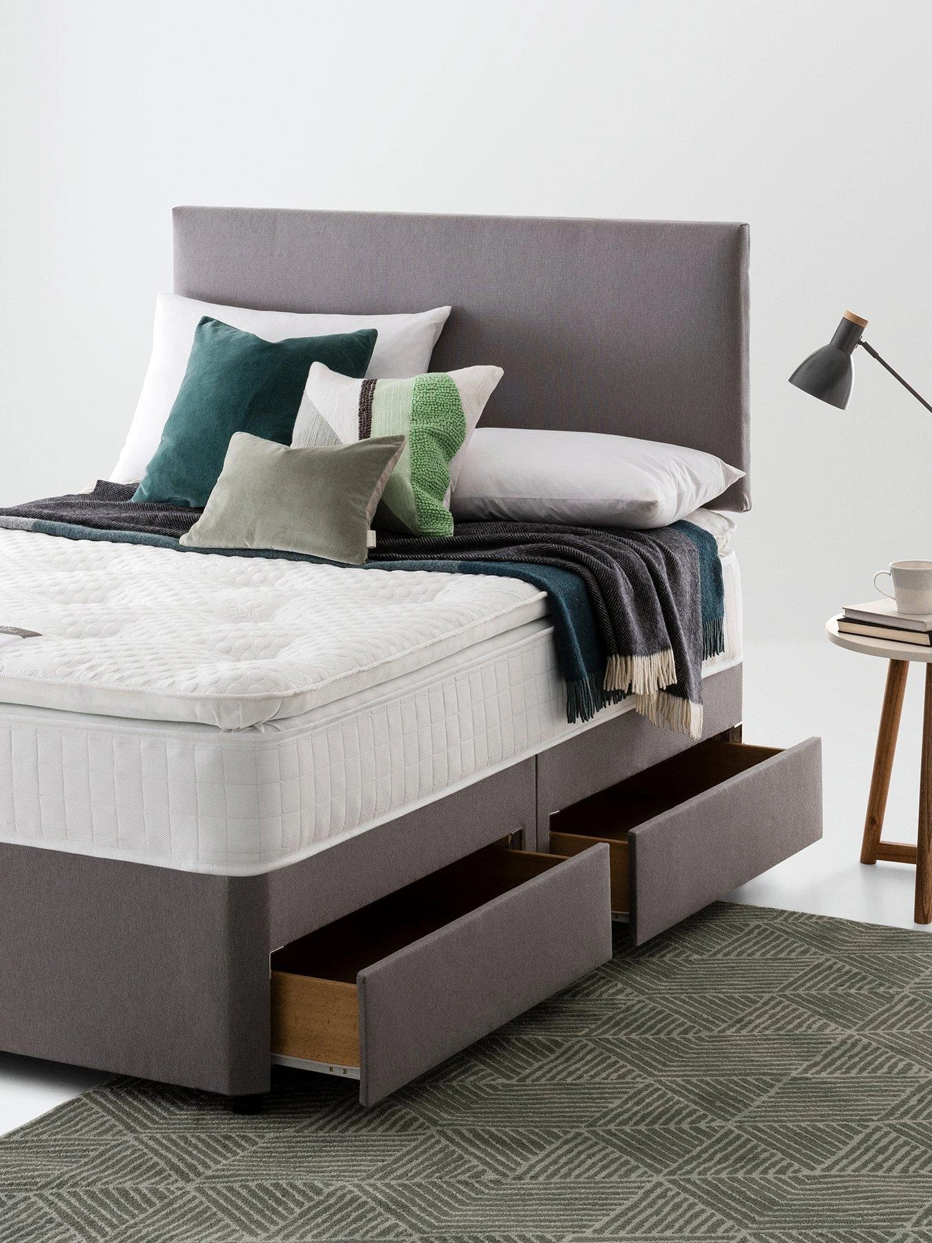 Silentnight Mia Geltex 1000 Pocket Pillowtop Mattress - Medium 4 Silentnight Mia Geltex 1000 Pocket Pillowtop Mattress - Medium - Image 2