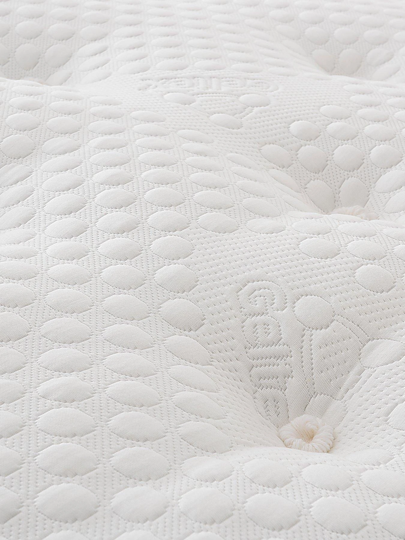 Silentnight Mia Geltex 1000 Pocket Pillowtop Mattress - Medium 6 Silentnight Mia Geltex 1000 Pocket Pillowtop Mattress - Medium - Image 4