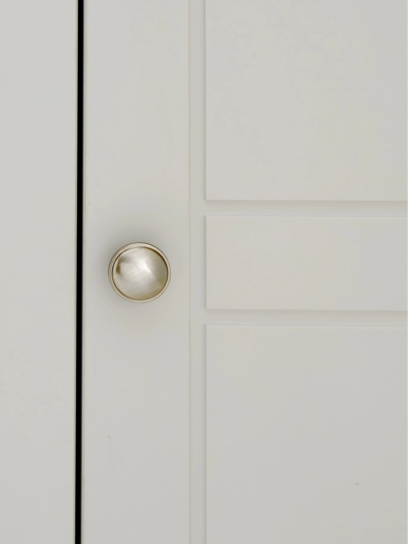 One Call Alderley Part Assembled 4 Piece Package - 3 Door Mirrored Wardrobe, Chest Of 5 Drawers And 2 Bedside Chests 7 One Call Alderley Part Assembled 4 Piece Package - 3 Door Mirrored Wardrobe, Chest Of 5 Drawers And 2 Bedside Chests - Image 5