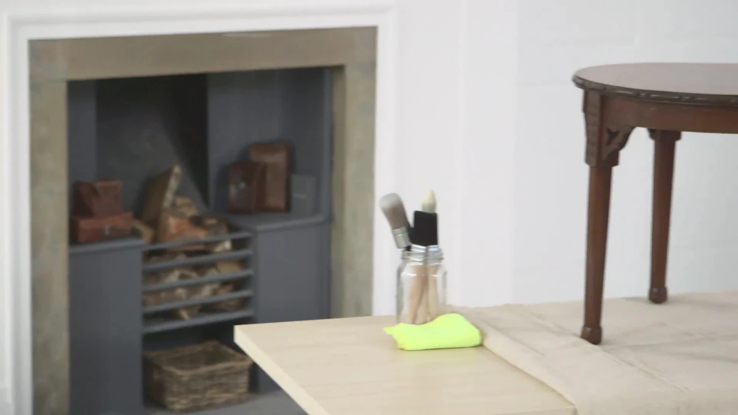 Rust-Oleum Chalky Finish Furniture Paint - Chalk White 750ml 7 Rust-Oleum Chalky Finish Furniture Paint - Chalk White 750ml - Image 5