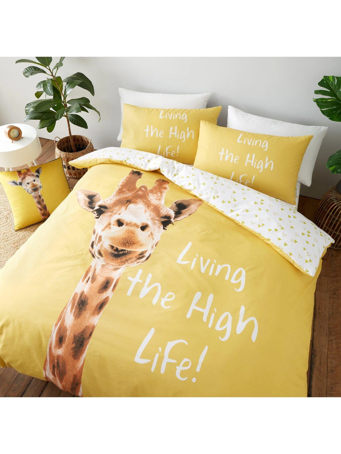 Catherine Lansfield Giraffe Double Fitted Sheet - Yellow 5 Catherine Lansfield Giraffe Double Fitted Sheet - Yellow - Image 3