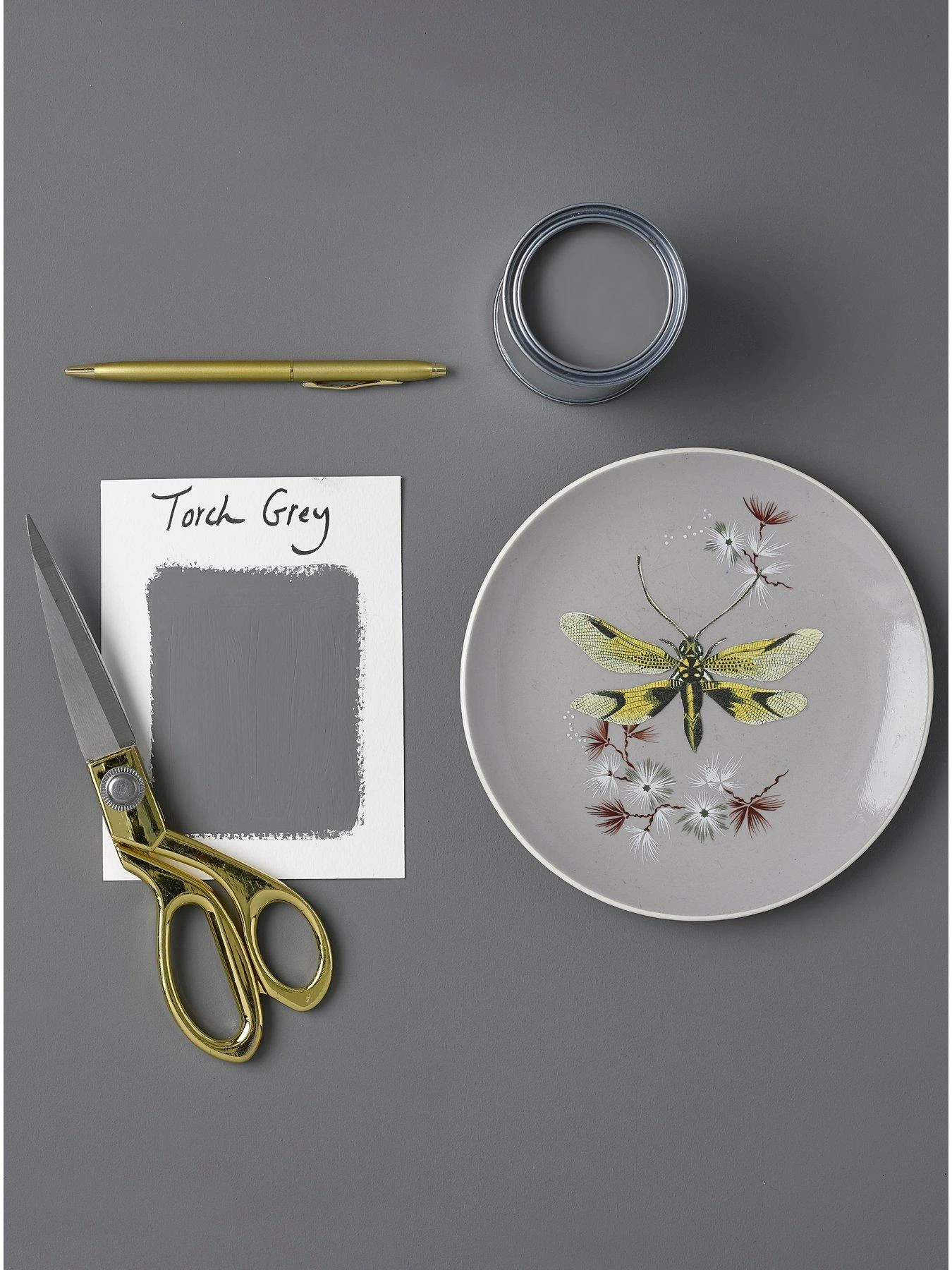 Rust-Oleum Chalky Finish Floor Paint – Torch Grey 2.5 Litres 5 Rust-Oleum Chalky Finish Floor Paint – Torch Grey 2.5 Litres - Image 3