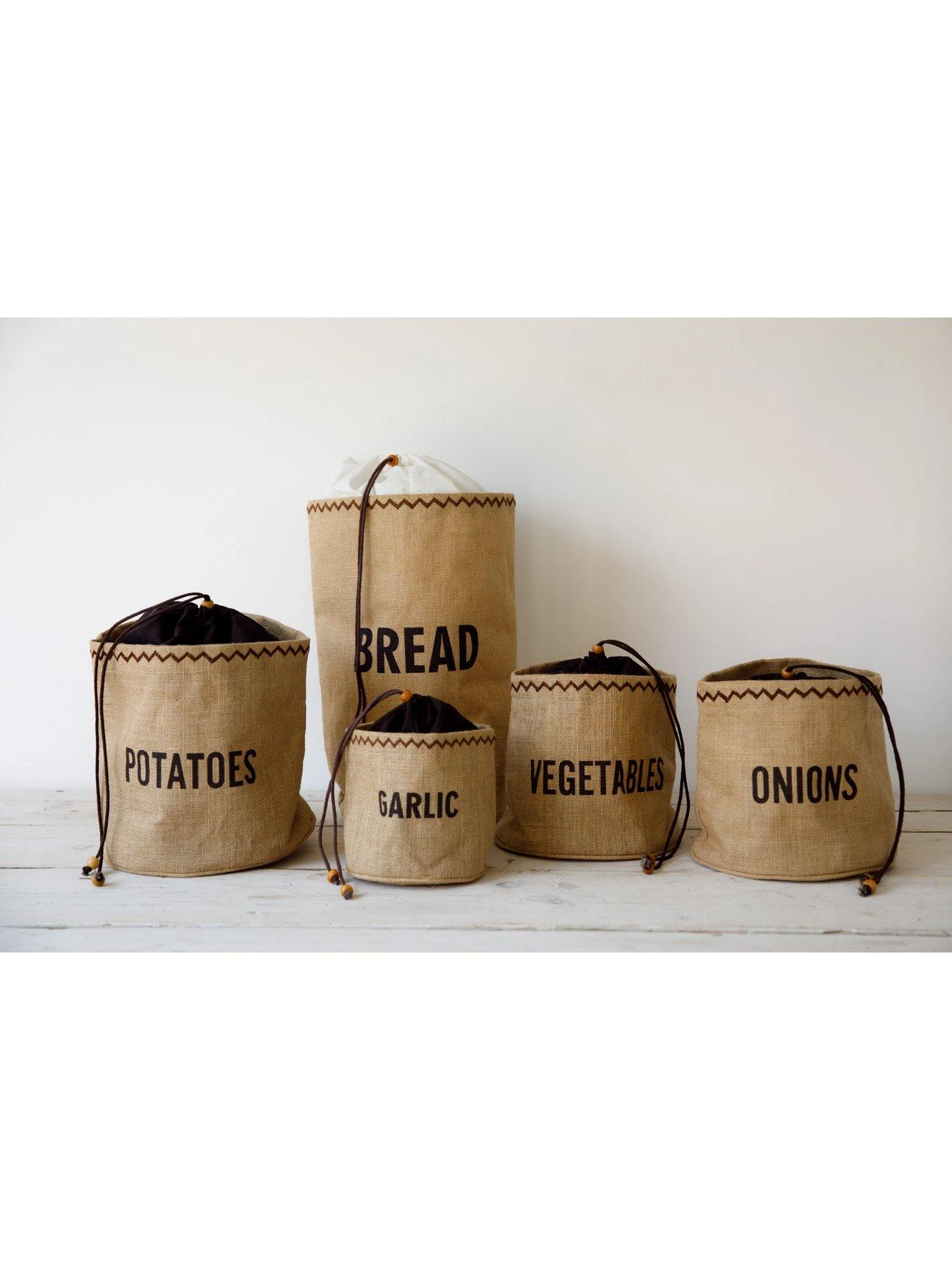 Natural Elements Hessian Onion Preserving Bag With Blackout Lining, Tagged 7 Natural Elements Hessian Onion Preserving Bag With Blackout Lining, Tagged - Image 5