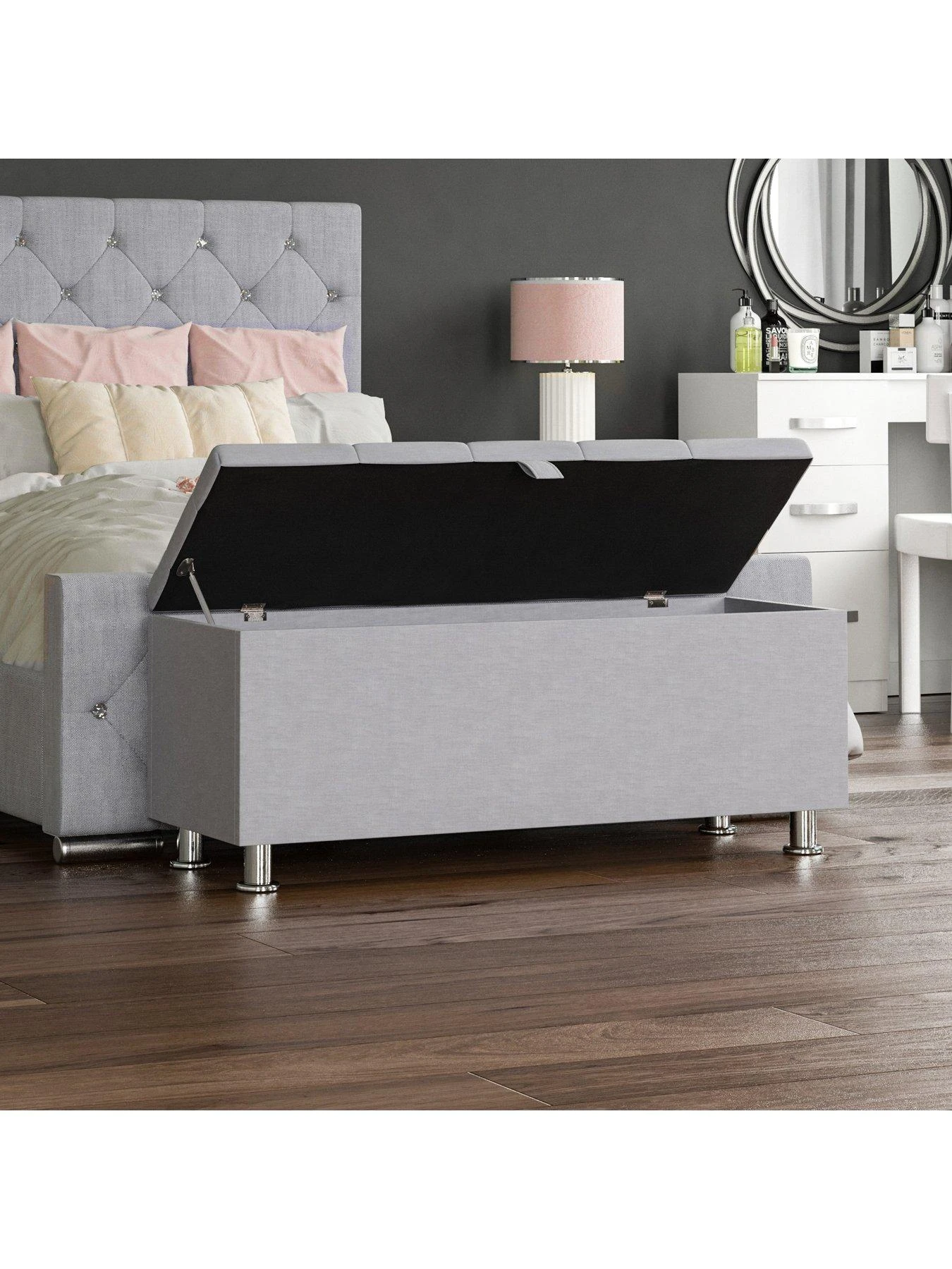 Vida Designs Valencia Fabric Storage Ottoman - Light Grey 4 Vida Designs Valencia Fabric Storage Ottoman - Light Grey - Image 2