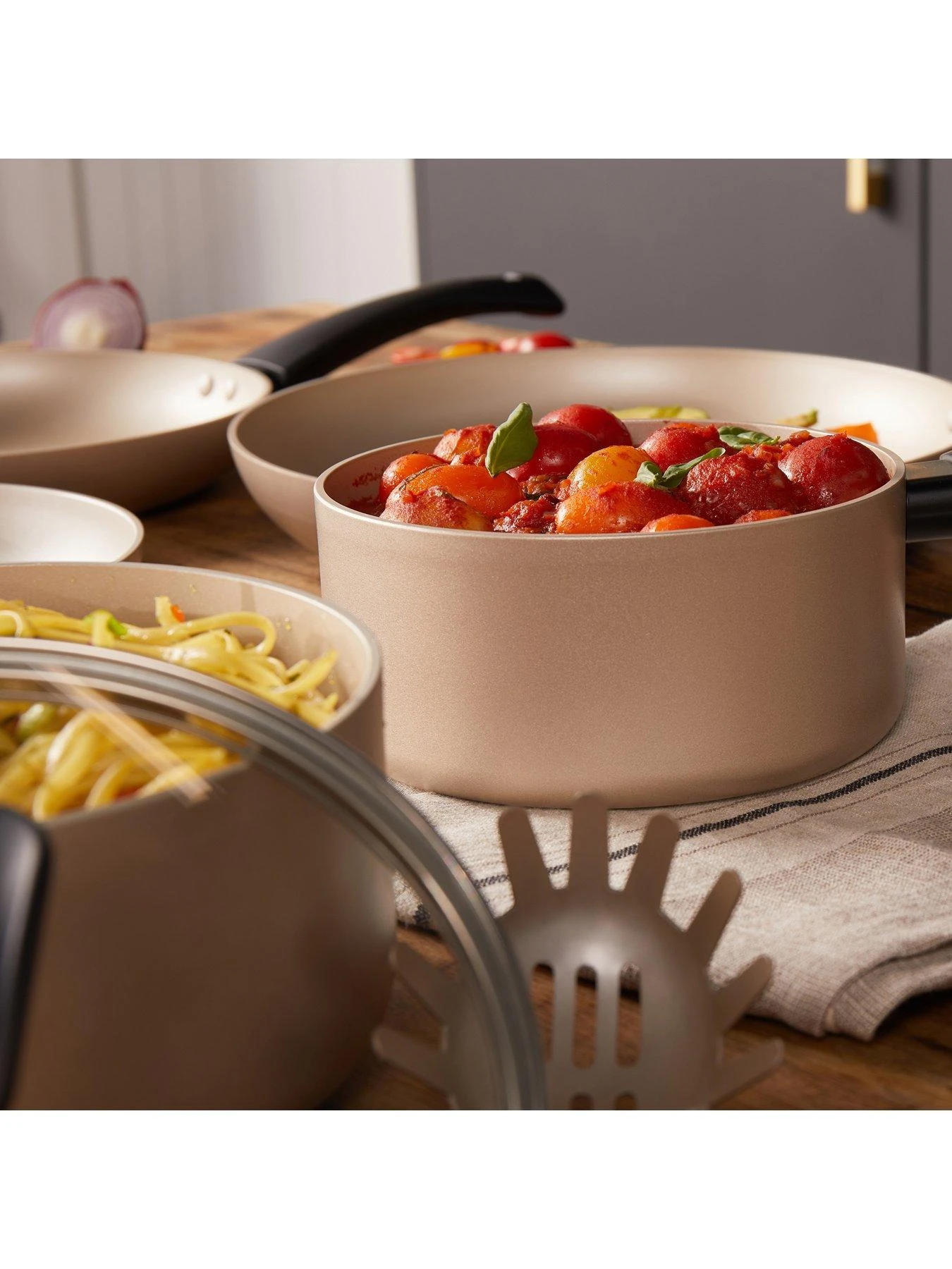 Salter Olympus 16 Cm Saucepan With Tempered Glass Lid 8 Salter Olympus 16 Cm Saucepan With Tempered Glass Lid - Image 6