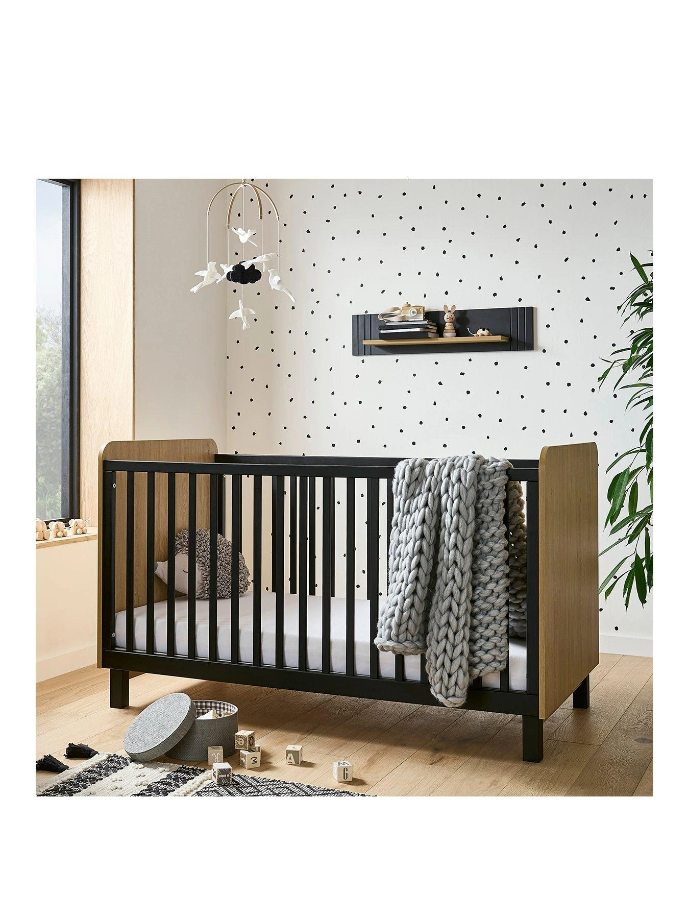 CuddleCo Rafi 2-Piece Nursery Furniture Set - Oak And Black 4 CuddleCo Rafi 2-Piece Nursery Furniture Set - Oak And Black - Image 2
