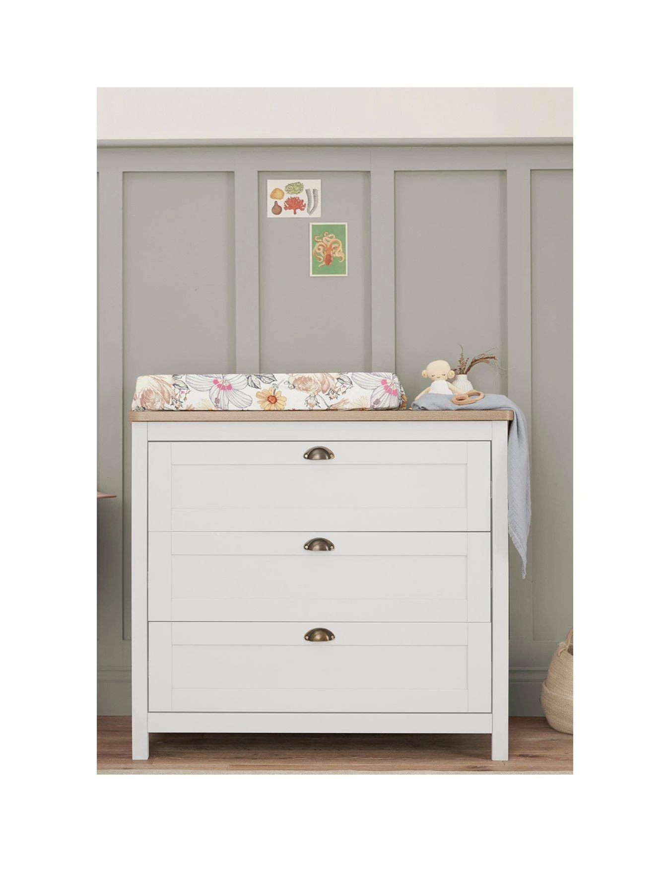 Tutti Bambini Verona 2 Piece Nursery Furniture Room Set - White/Oak 4 Tutti Bambini Verona 2 Piece Nursery Furniture Room Set - White/Oak - Image 2