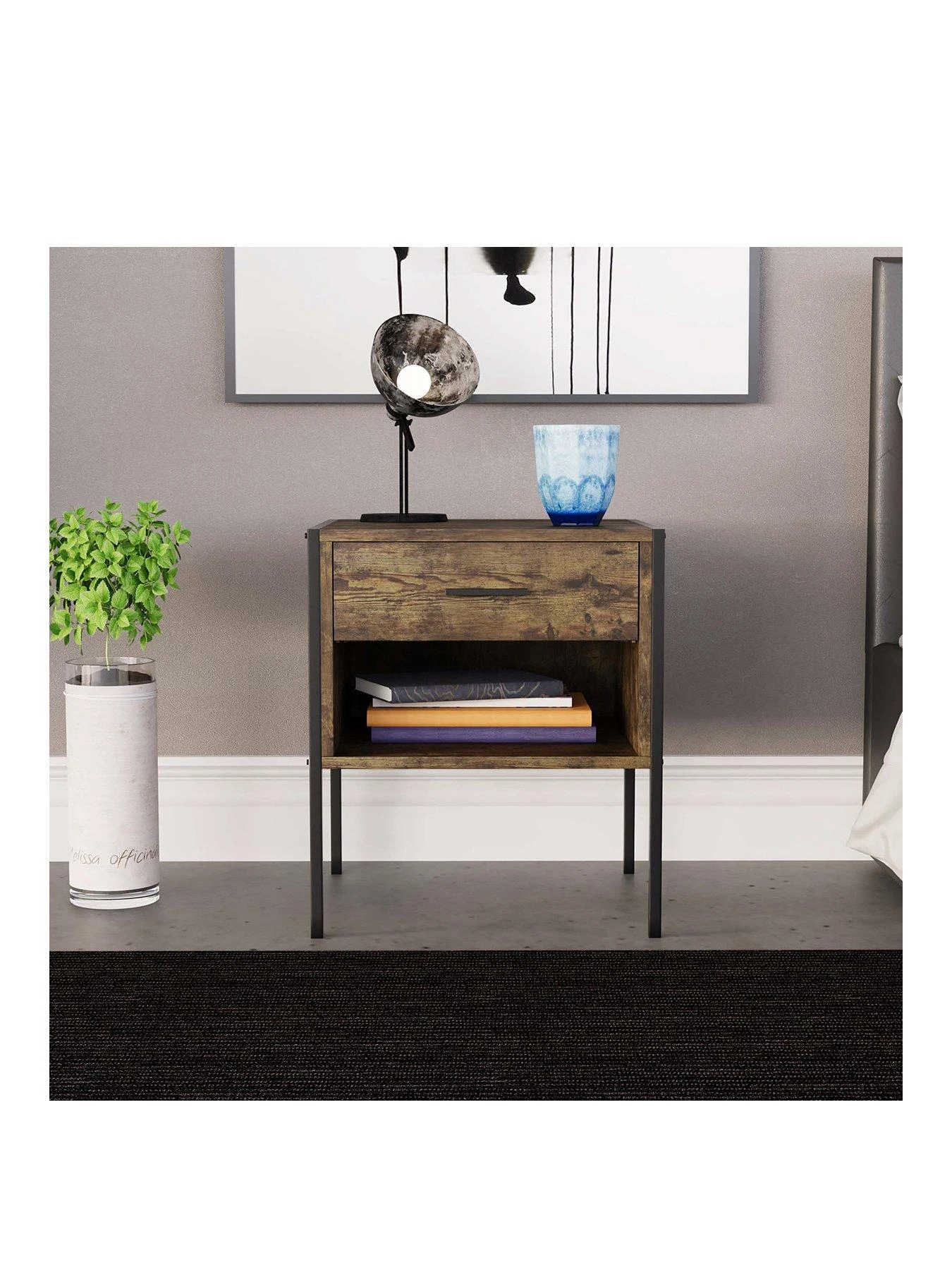 Vida Designs Brooklyn 1 Drawer Bedside Chest - Dark Oak 5 Vida Designs Brooklyn 1 Drawer Bedside Chest - Dark Oak - Image 3