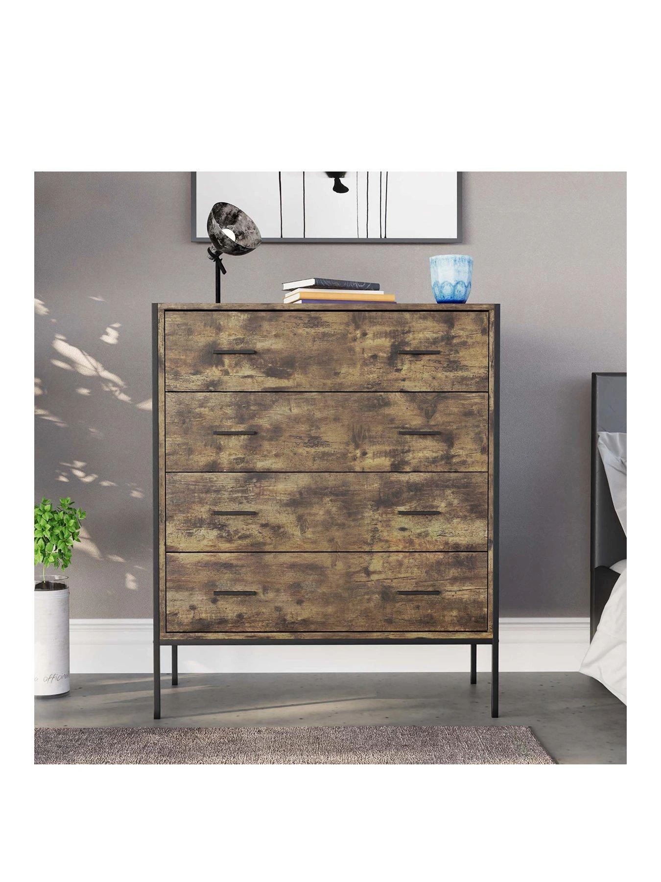 Vida Designs Brooklyn 4 Drawer Chest - Dark Oak 5 Vida Designs Brooklyn 4 Drawer Chest - Dark Oak - Image 3