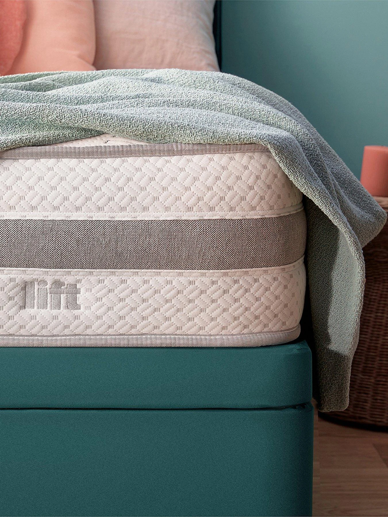 Silentnight Lift Renew 1200 Pocket Mattress 8 Silentnight Lift Renew 1200 Pocket Mattress - Image 6