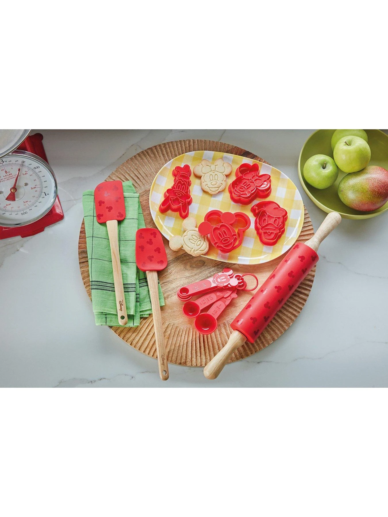 Prestige Disney Bake With Mickey Mouse By Prestige Silicone Rolling Pin - 45 cm 4 Prestige Disney Bake With Mickey Mouse By Prestige Silicone Rolling Pin - 45 cm - Image 2