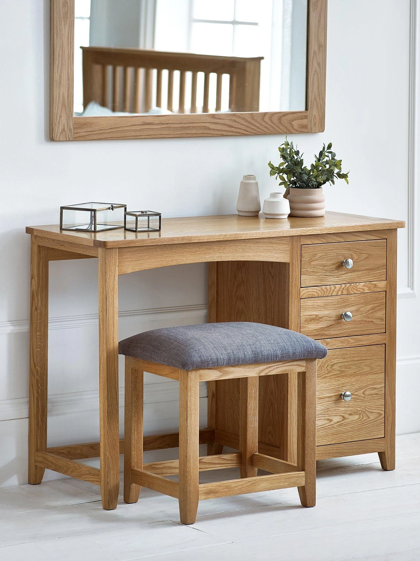 Julian Bowen Mallory Single Dressing Table & Stool 3 Julian Bowen Mallory Single Dressing Table & Stool