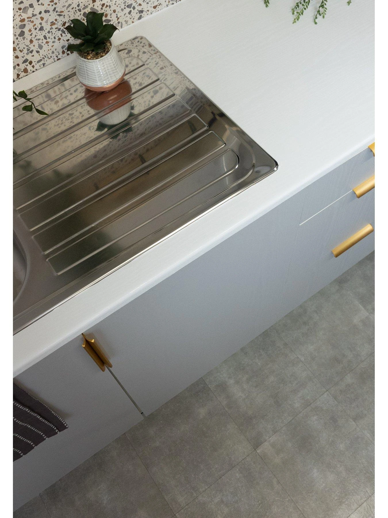 D-C-Fix Whitewood Self Adhesive Wood Vinyl Wrap Film - 67.5cm X 5m 4 D-C-Fix Whitewood Self Adhesive Wood Vinyl Wrap Film - 67.5cm X 5m - Image 2