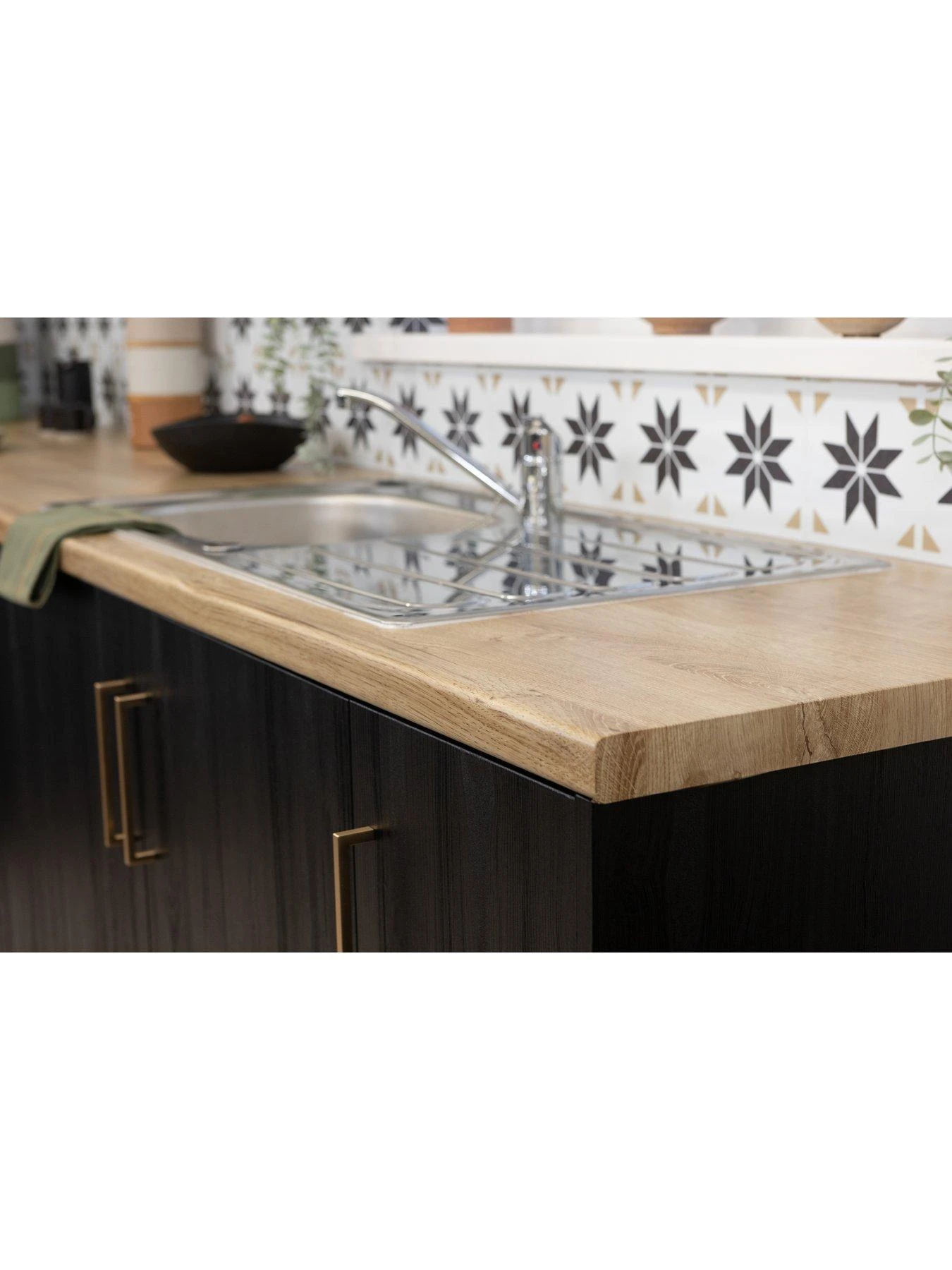 D-C-Fix Ribbeck Oak Self Adhesive Wood Vinyls - 67.5cm X 2m (3 Rolls) 4 D-C-Fix Ribbeck Oak Self Adhesive Wood Vinyls - 67.5cm X 2m (3 Rolls) - Image 2