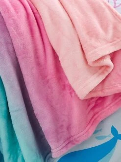 Catherine Lansfield Mermaid Soft Cosy Fleece Throw - Pink 8 Catherine Lansfield Mermaid Soft Cosy Fleece Throw - Pink -Oleu Furniture Shop VMRJN SQ3 0000000063 PINK SLd