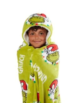 The Grinch Christmas Hooded Fleece Blanket - Green 12 The Grinch Christmas Hooded Fleece Blanket - Green -Oleu Furniture Shop VPN51 SQ5 0000000047 GREEN SLd2