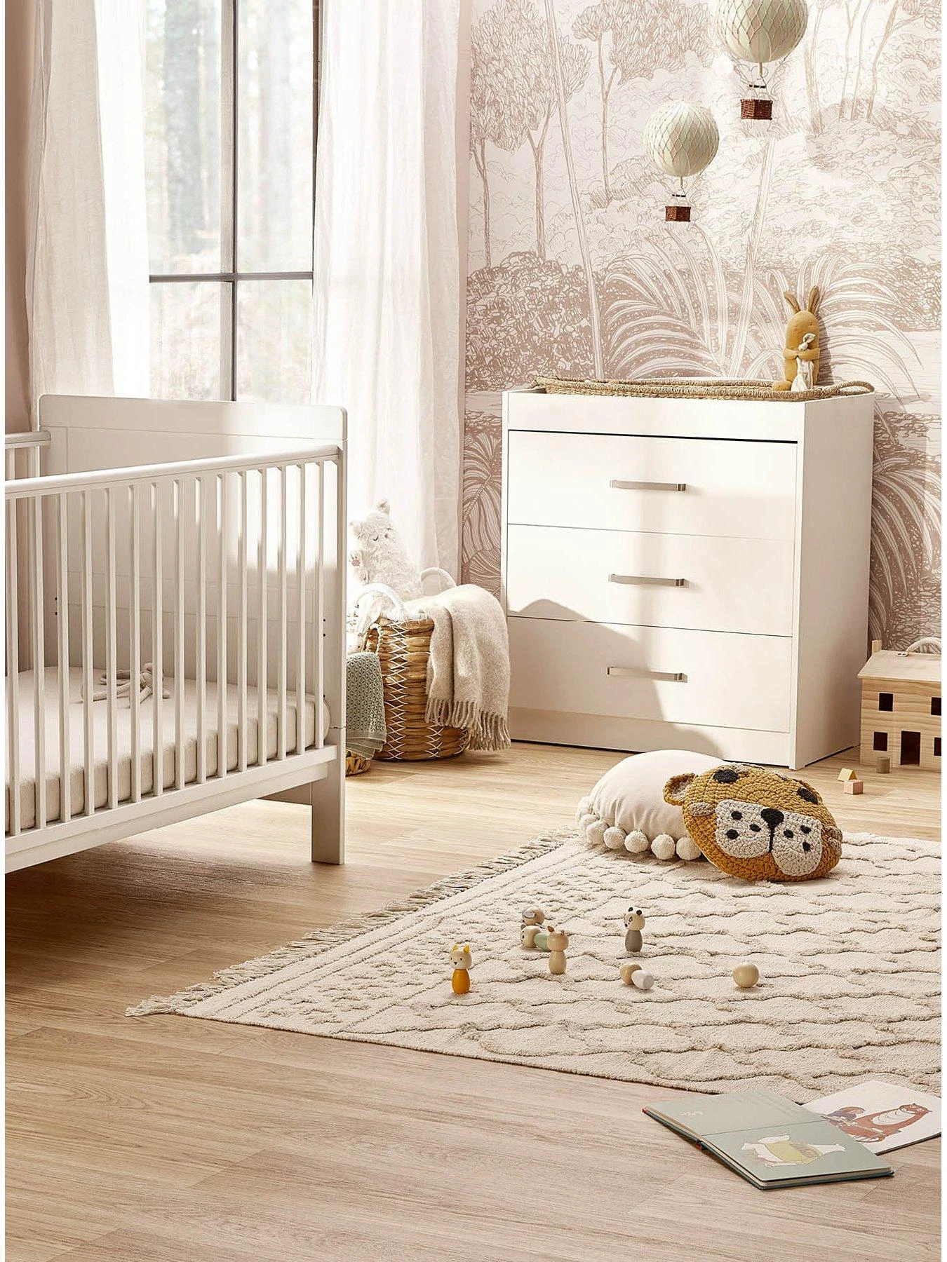 Silver Cross Devon 2 Piece Nursery Furniture Set- White 3 Silver Cross Devon 2 Piece Nursery Furniture Set- White