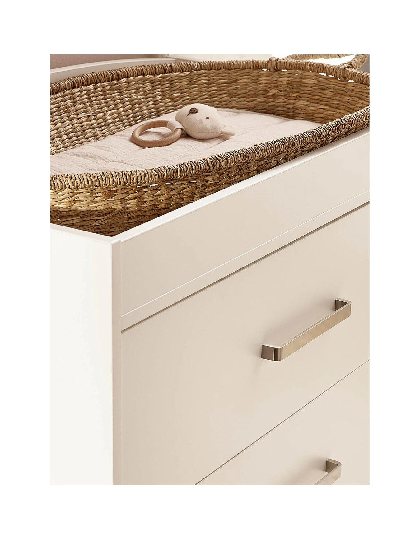 Silver Cross Devon 2 Piece Nursery Furniture Set- White 4 Silver Cross Devon 2 Piece Nursery Furniture Set- White - Image 2