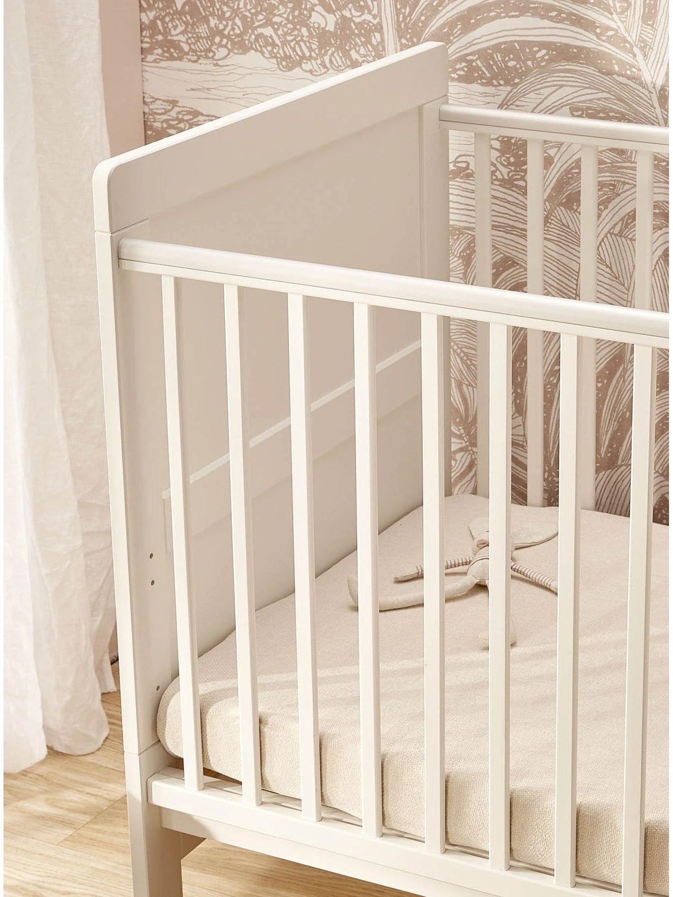 Silver Cross Devon 2 Piece Nursery Furniture Set- White 6 Silver Cross Devon 2 Piece Nursery Furniture Set- White - Image 4